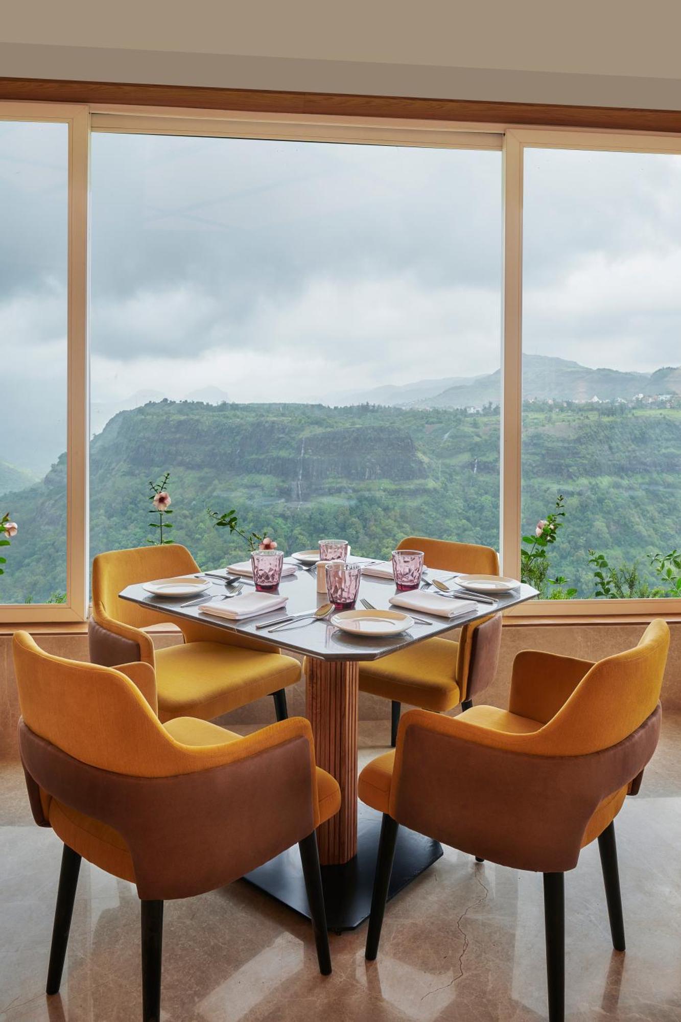 The Dukes Retreat Khandala Lonavala Exteriör bild