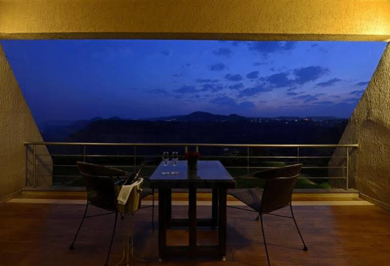 The Dukes Retreat Khandala Lonavala Exteriör bild