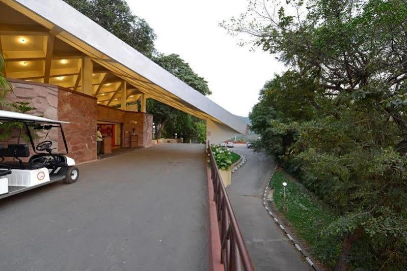 The Dukes Retreat Khandala Lonavala Exteriör bild